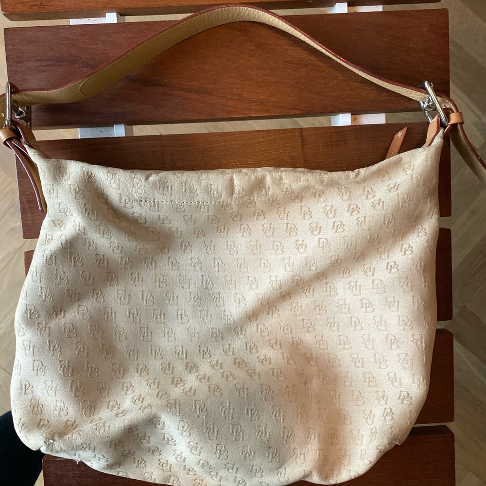 Dooney& Bourke Purse
